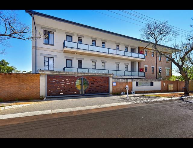 2 BEDROOM APARTMENT TO LET IN NIEUW MUCKLENEUK